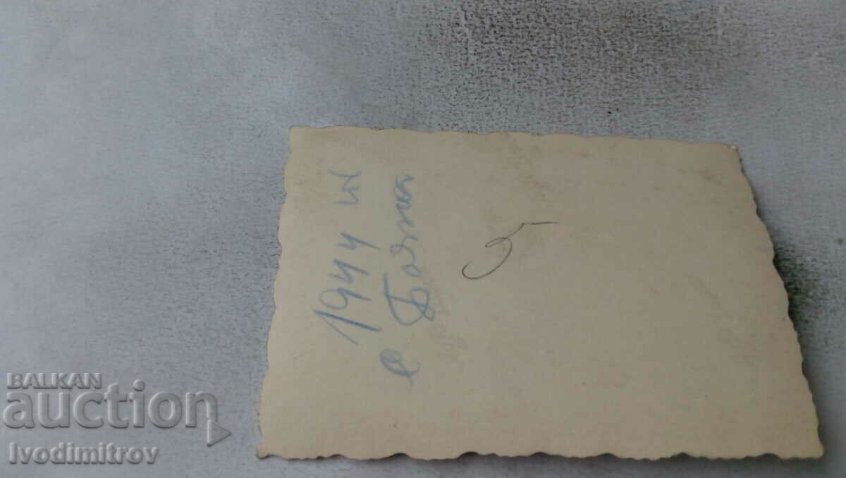 Photo Boyana Officers and civilians on the lawn with price 2.35 BGN | € 1.20 Photo Boyana Officers and civilians on the lawn with price 2.35 BGN | € 1.20