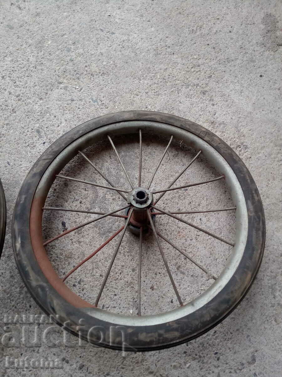 Delivery of Sari wheels Delivery of Sari wheels