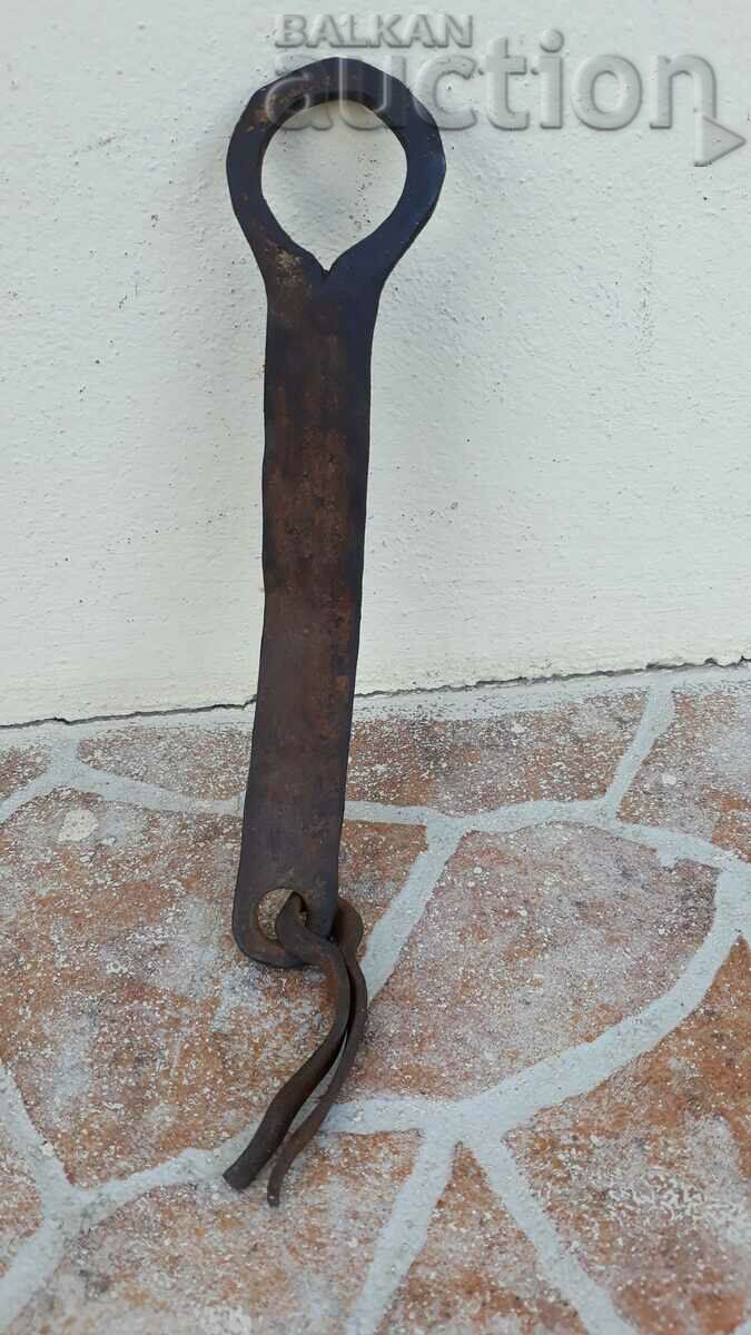 Auction Old latch wrought iron lock primitive Auction Old latch wrought iron lock primitive