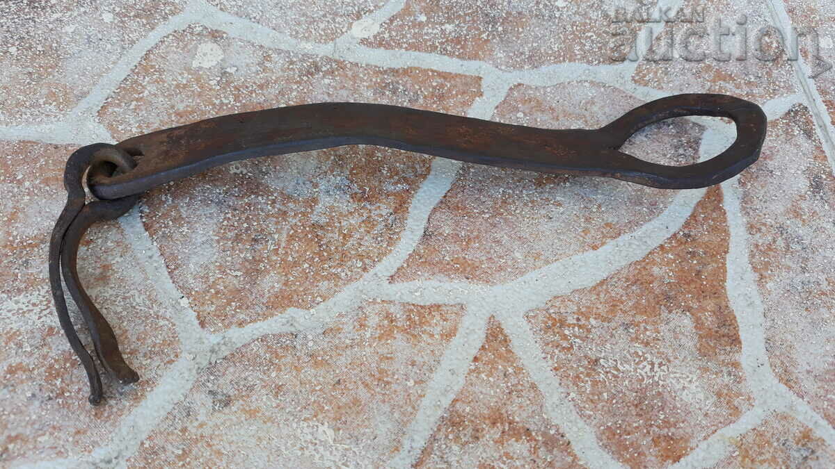 Old latch wrought iron lock primitive - 5 Old latch wrought iron lock primitive - 5