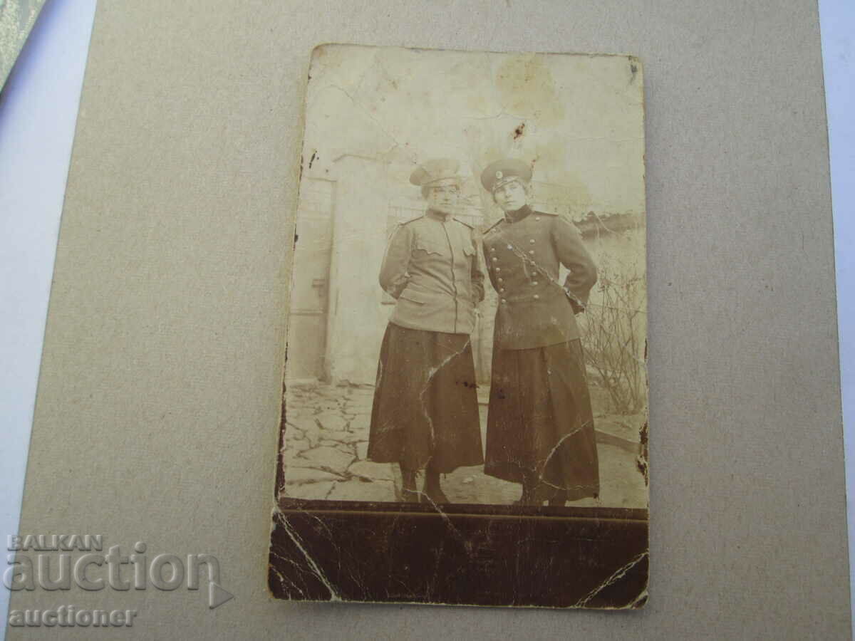 OLD RARE PHOTO OF WOMEN IN MILITARY UNIFORMS