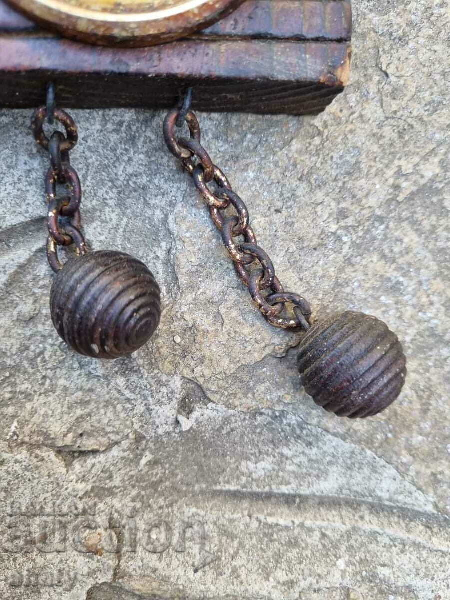 Delivery of Old wooden thermometer Delivery of Old wooden thermometer