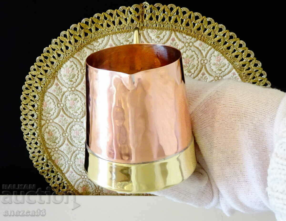 Forged copper jug, double bottom. - 6 Forged copper jug, double bottom. - 6