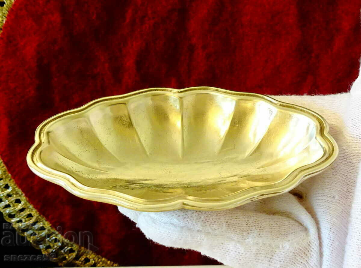 Ανάγλυφο μπρονζέ μπολ. με τιμή 9.00 BGN | € 4.60 Ανάγλυφο μπρονζέ μπολ. με τιμή 9.00 BGN | € 4.60