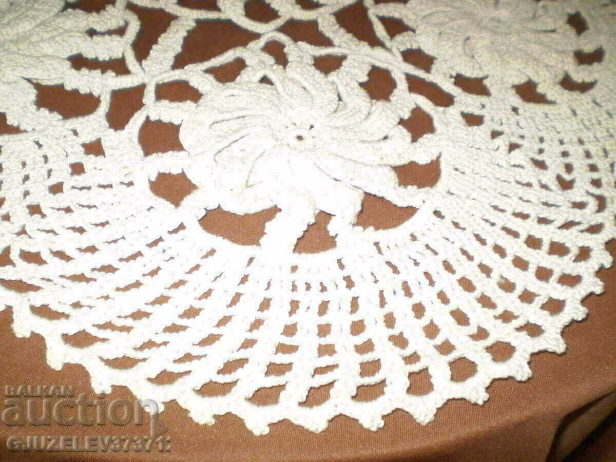 Vintage hand-knitted cotton round tablecloth - 5 Vintage hand-knitted cotton round tablecloth - 5