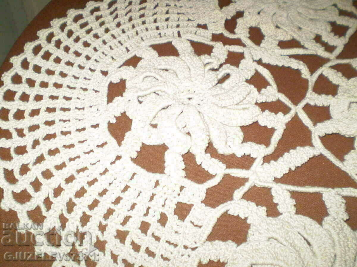 Vintage hand-knitted cotton round tablecloth - 6 Vintage hand-knitted cotton round tablecloth - 6