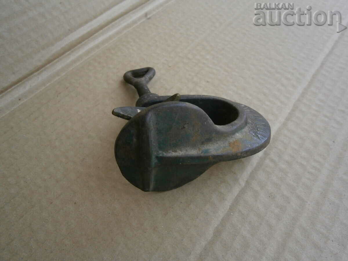 vulcanizer clamp clamp primitive clamp vulcanizer First May 60s - 7