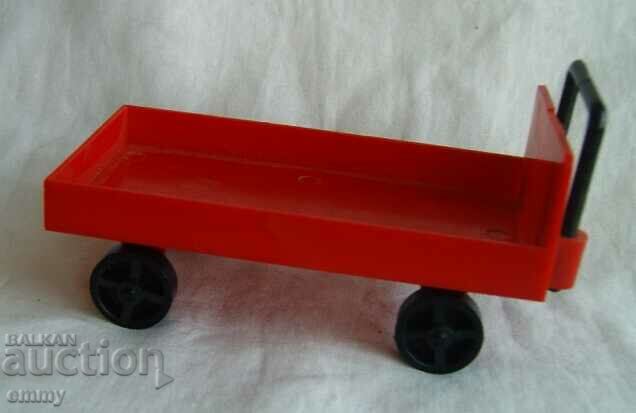 Доставка на Стара играчка ремарке,платформа - пластмаса Доставка на Стара играчка ремарке,платформа - пластмаса