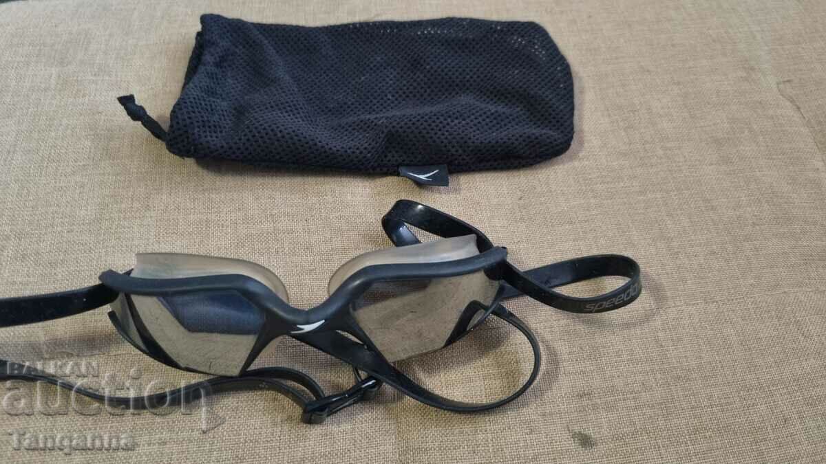 înot ochelari de protecție cu preț 12.00 BGN | € 6.14