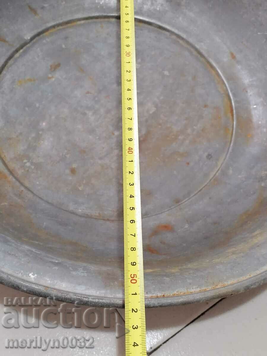 Delivery of Tinned basin, copper pot, baker, trough Delivery of Tinned basin, copper pot, baker, trough