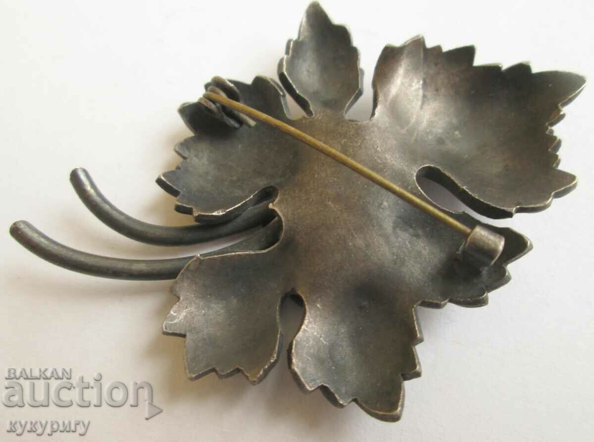 Frumoase bijuterii broșă bătrâne bijuterii cupronical cu preț 45.00 BGN | € 23.01