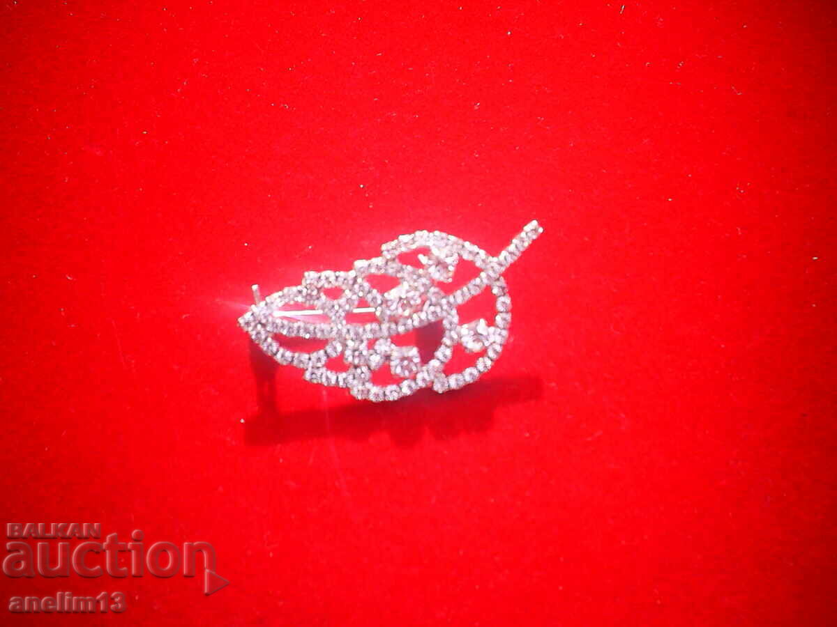 BROOCH LEAF with price 25.00 BGN | € 12.78 BROOCH LEAF with price 25.00 BGN | € 12.78