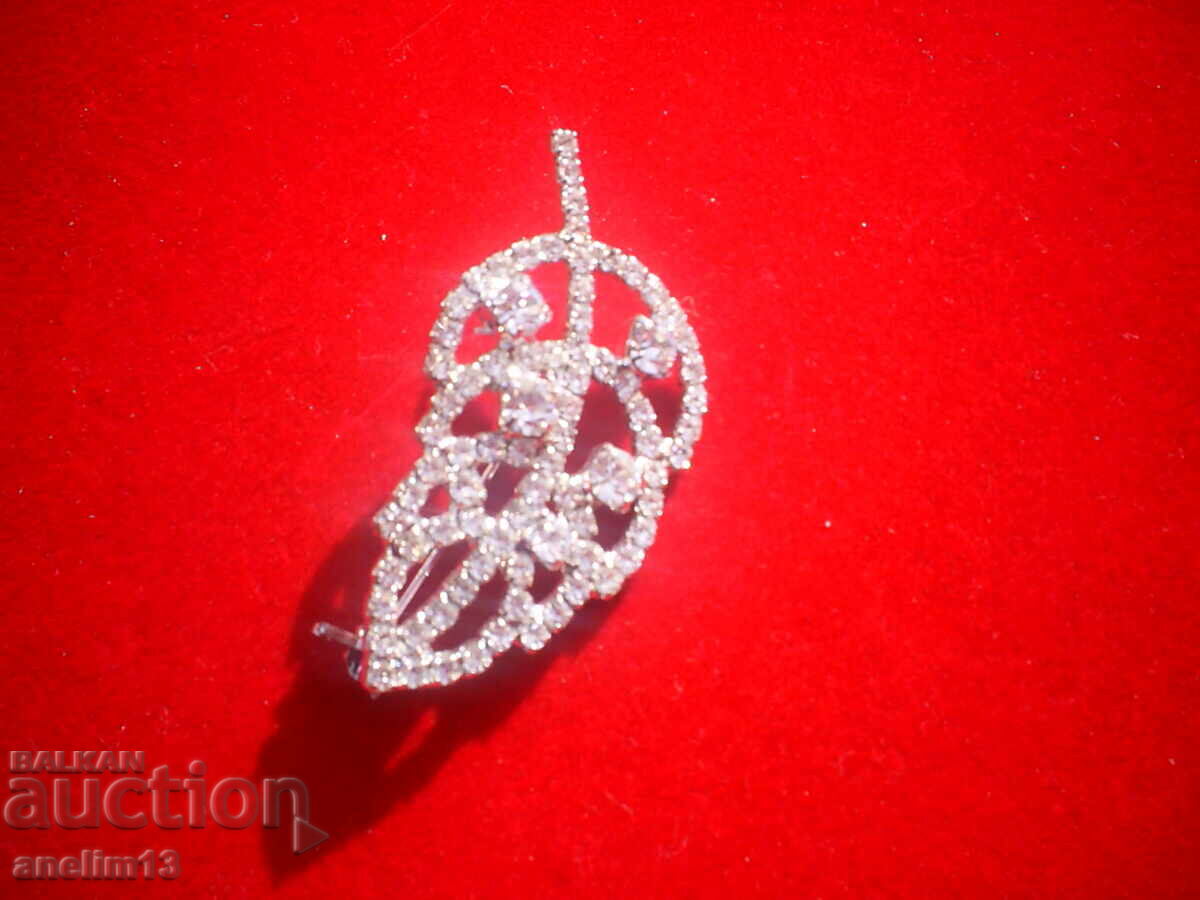 Auction BROOCH LEAF Auction BROOCH LEAF