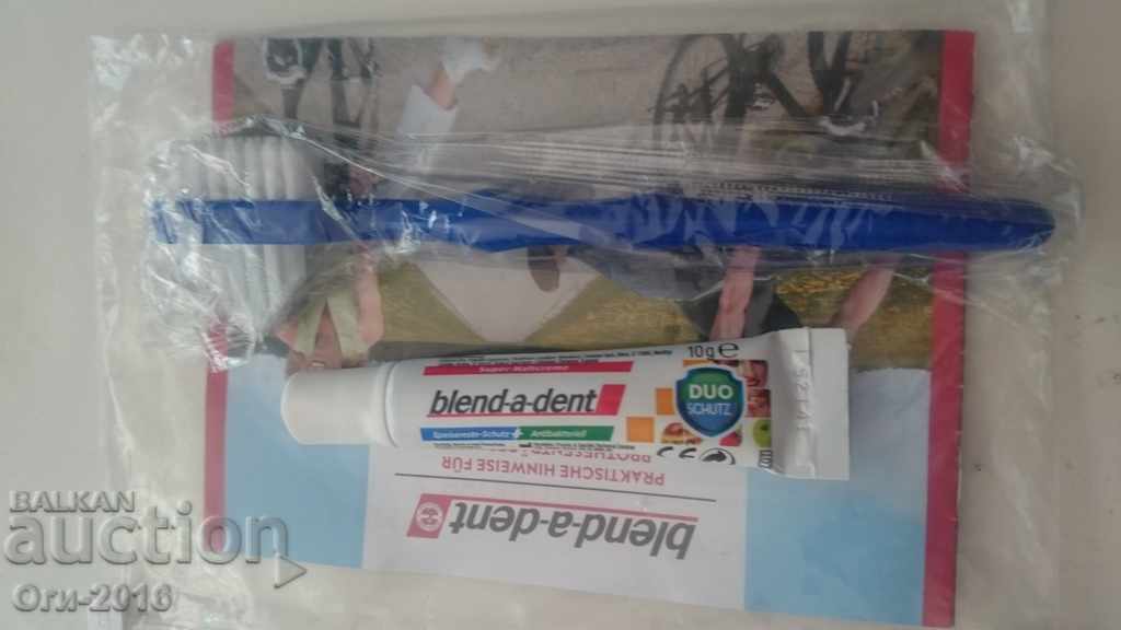 Denture brush with price 1.00 BGN | € 0.51 Denture brush with price 1.00 BGN | € 0.51