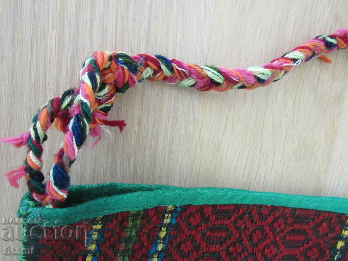 Auction An old hand-woven wadding bag Auction An old hand-woven wadding bag