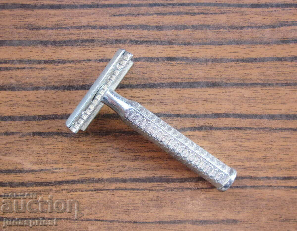 SIK BAY unused old mechanical razor with price 20.00 BGN | € 10.23 SIK BAY unused old mechanical razor with price 20.00 BGN | € 10.23