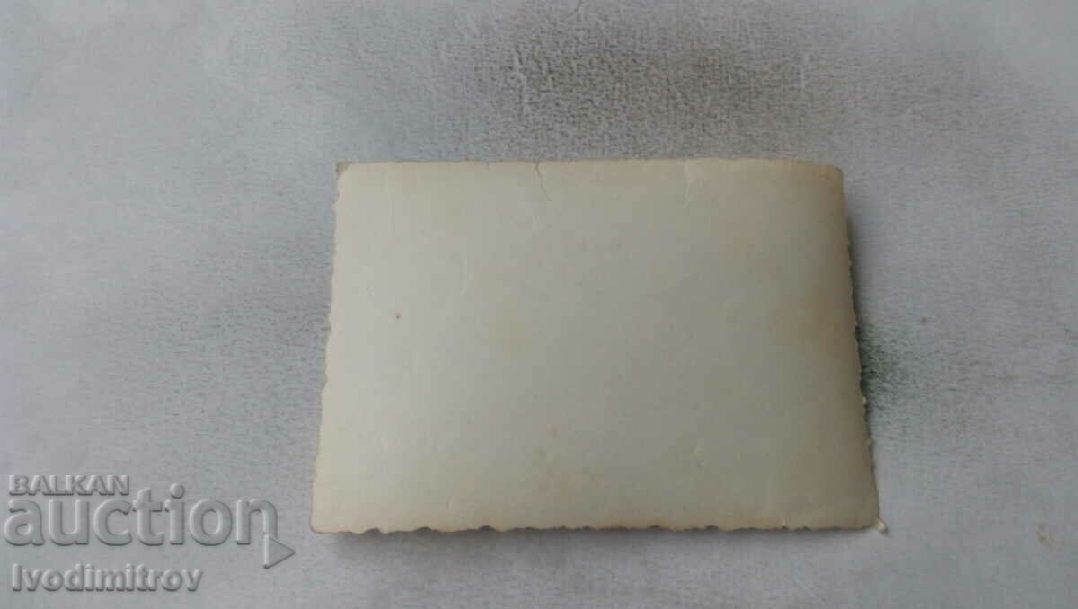 Foto Trei femei pe plajă cu preț 1.45 BGN | € 0.74 Foto Trei femei pe plajă cu preț 1.45 BGN | € 0.74