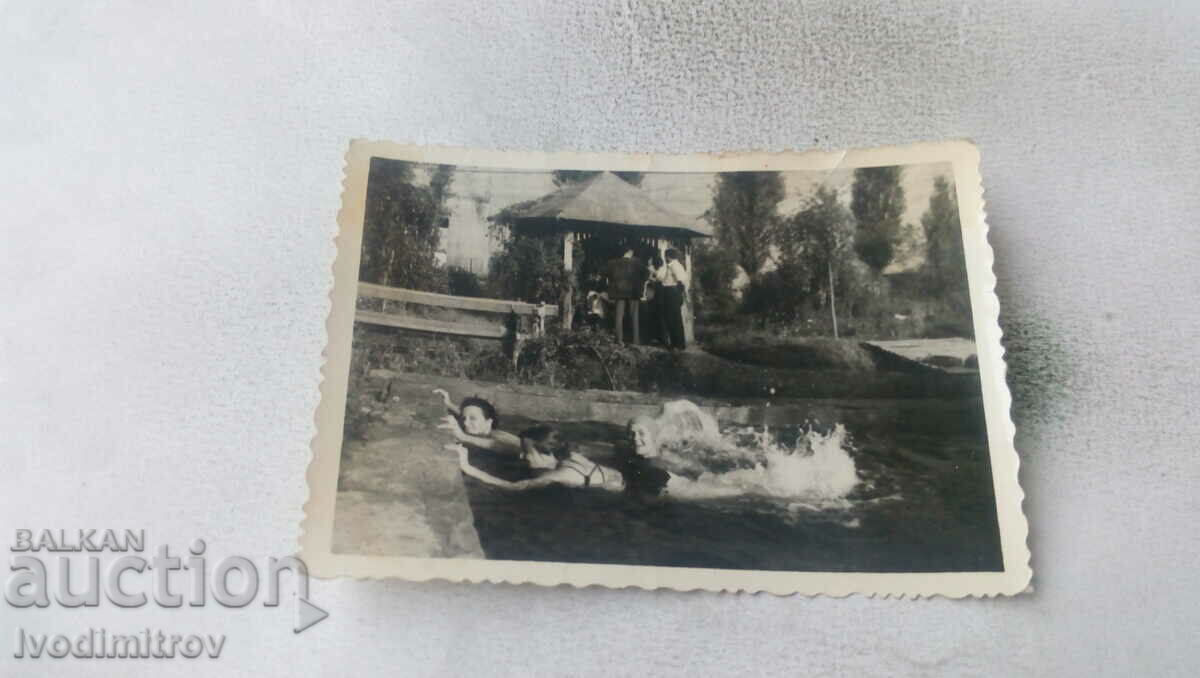 Fotografie Sofia Înotători în piscină 1957