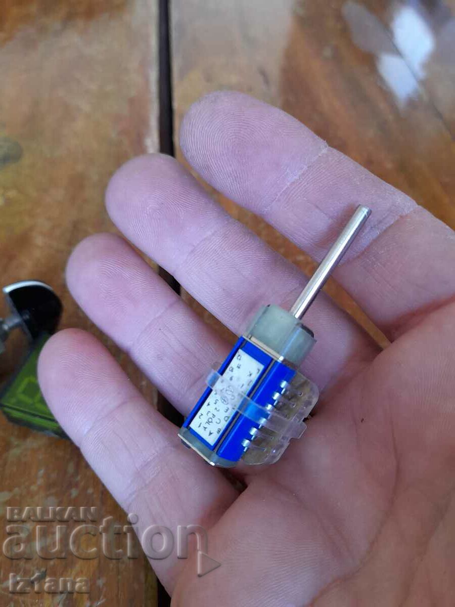 Delivery of Old electronic components Delivery of Old electronic components