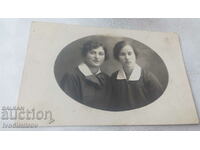 Снимка Две млади момичета 1928
