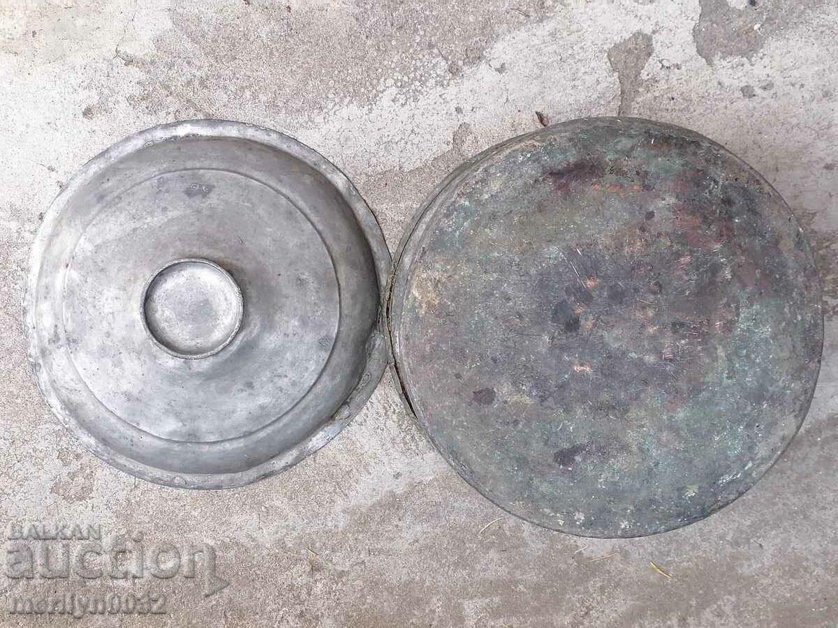 An old tinned pot, a baker's copper pot with lid - 6 An old tinned pot, a baker's copper pot with lid - 6