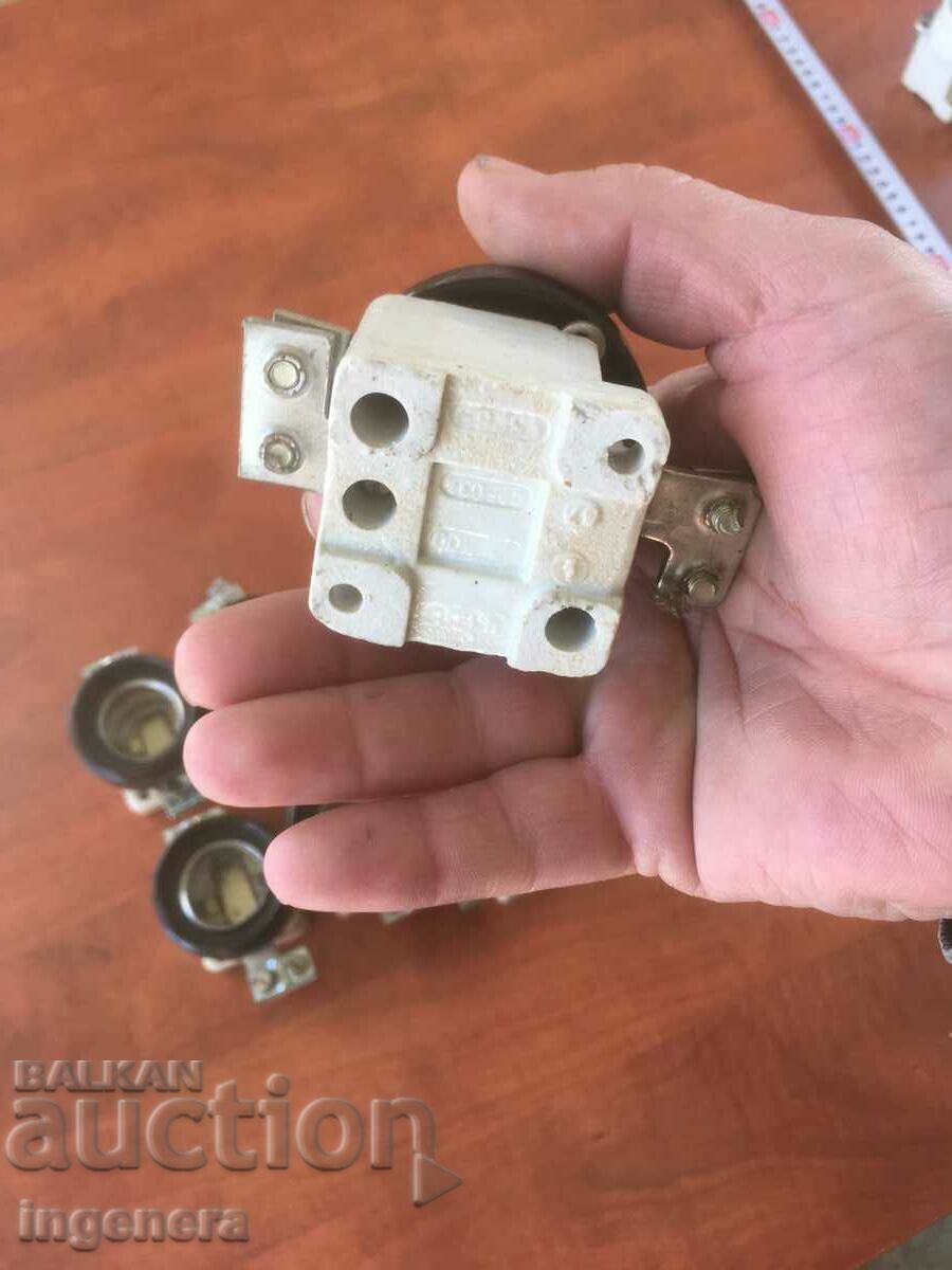 Auction FUSE BASE, PORCELAIN FUSE-8 PCS Auction FUSE BASE, PORCELAIN FUSE-8 PCS