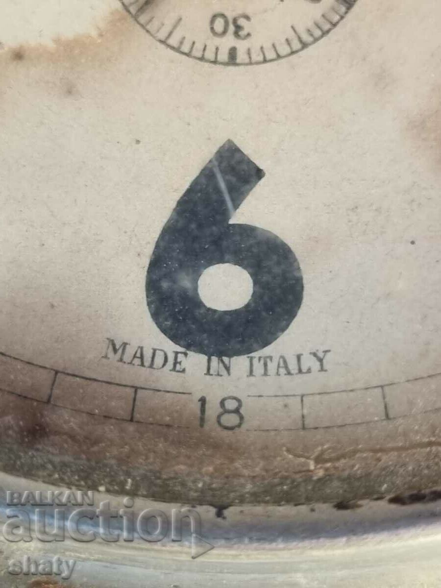 Livrarea Ceas deşteptător vechi. Ceas Livrarea Ceas deşteptător vechi. Ceas