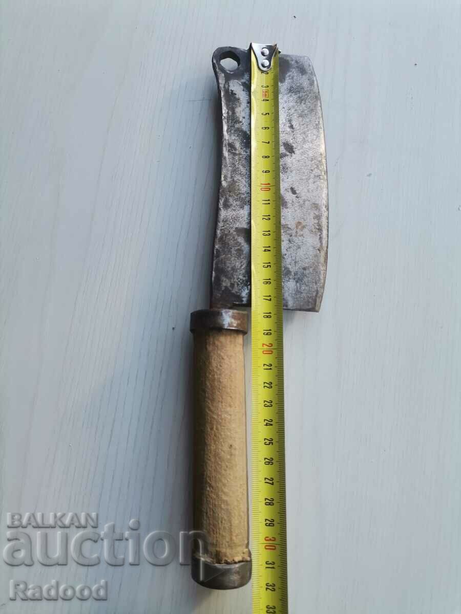 Auction  The satyr knife was made in 73