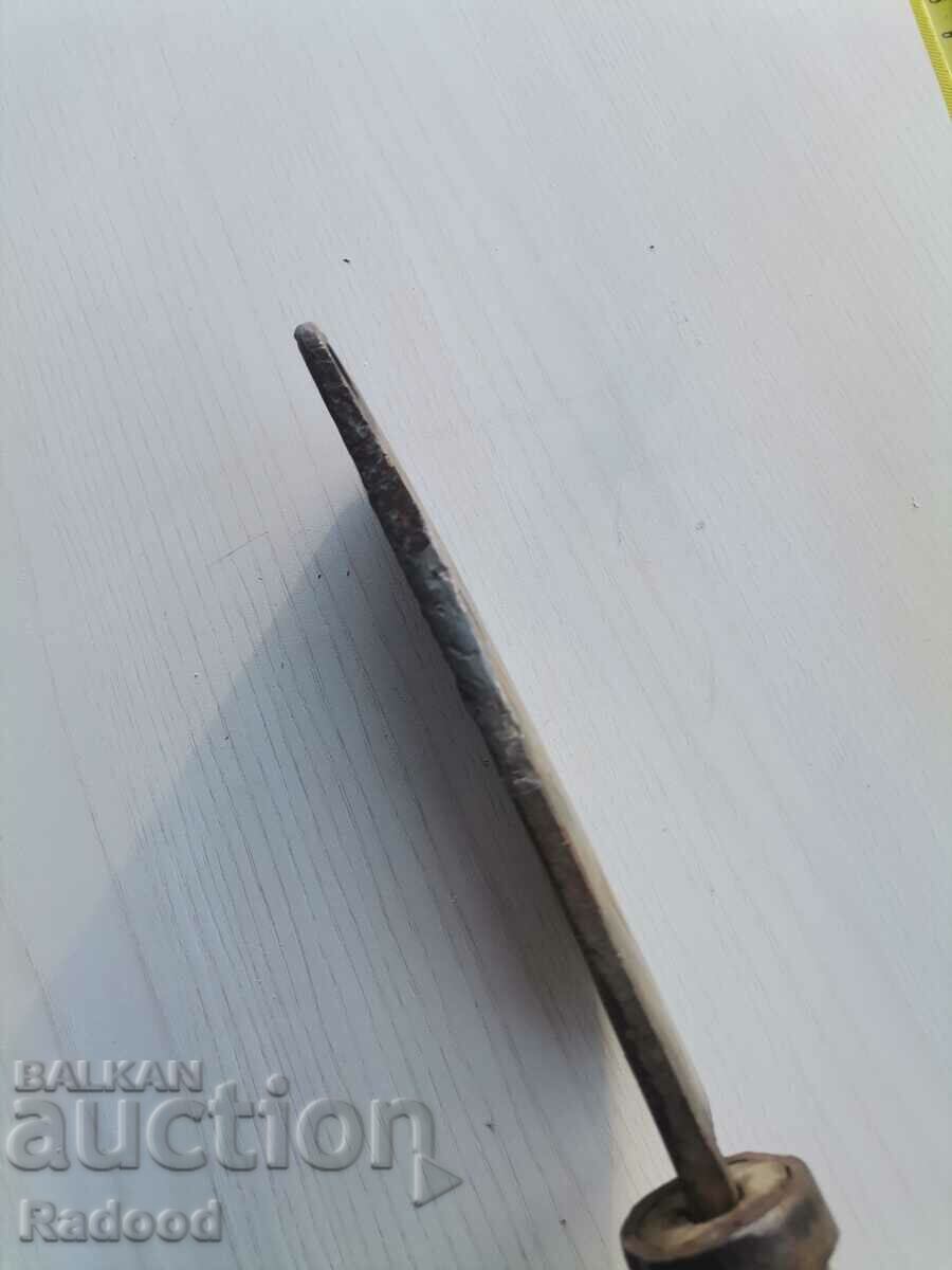 Delivery of The satyr knife was made in 73