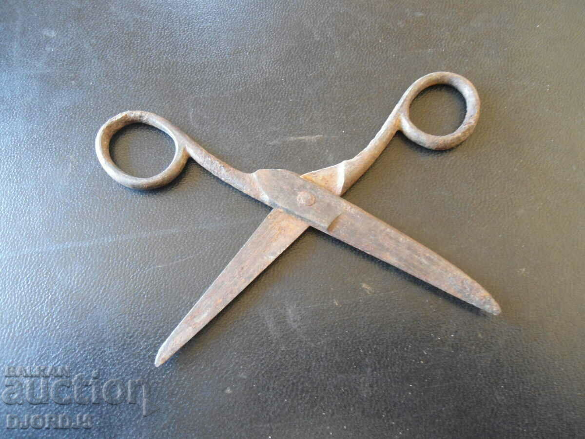 Old little scissors with price 2.00 BGN | € 1.02