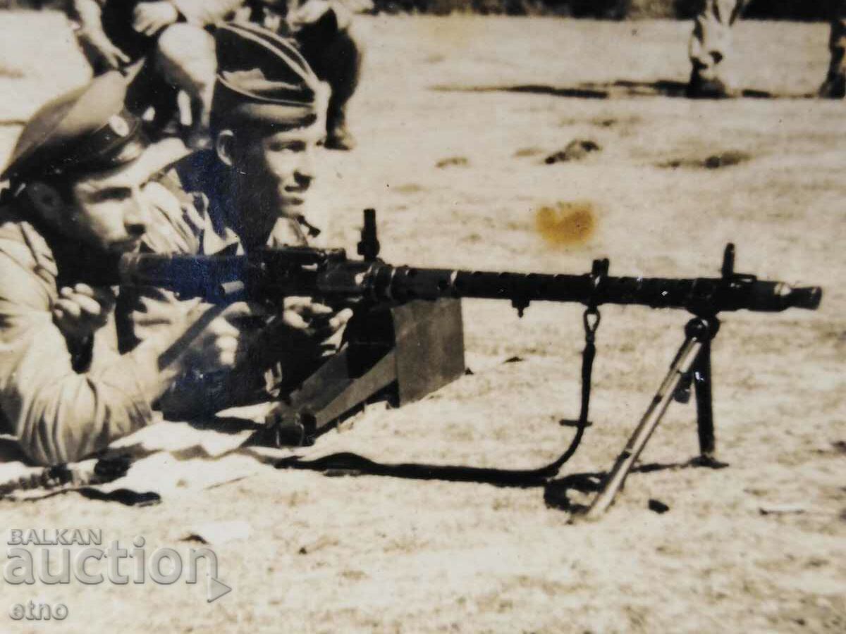 1950Г. СОЦ СНИМКА, КАРТЕЧНИЦА MG-42 ,ПСВ, ВСВ с цена 15.00 лв. | € 7.67 1950Г. СОЦ СНИМКА, КАРТЕЧНИЦА MG-42 ,ПСВ, ВСВ с цена 15.00 лв. | € 7.67