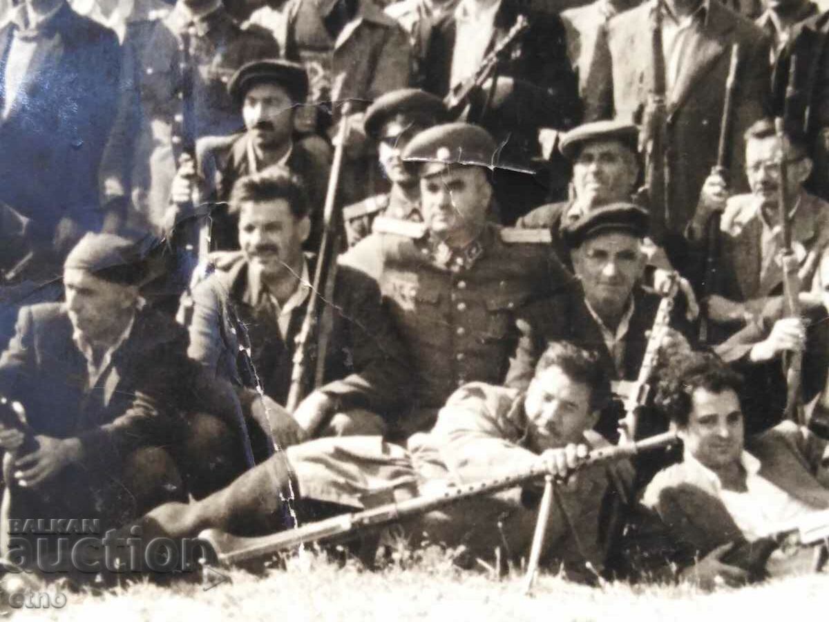 ROYAL PHOTO, MACHINE GUN, TRUCK, PSV, VSV, partisans with price 15.00 BGN | € 7.67 ROYAL PHOTO, MACHINE GUN, TRUCK, PSV, VSV, partisans with price 15.00 BGN | € 7.67