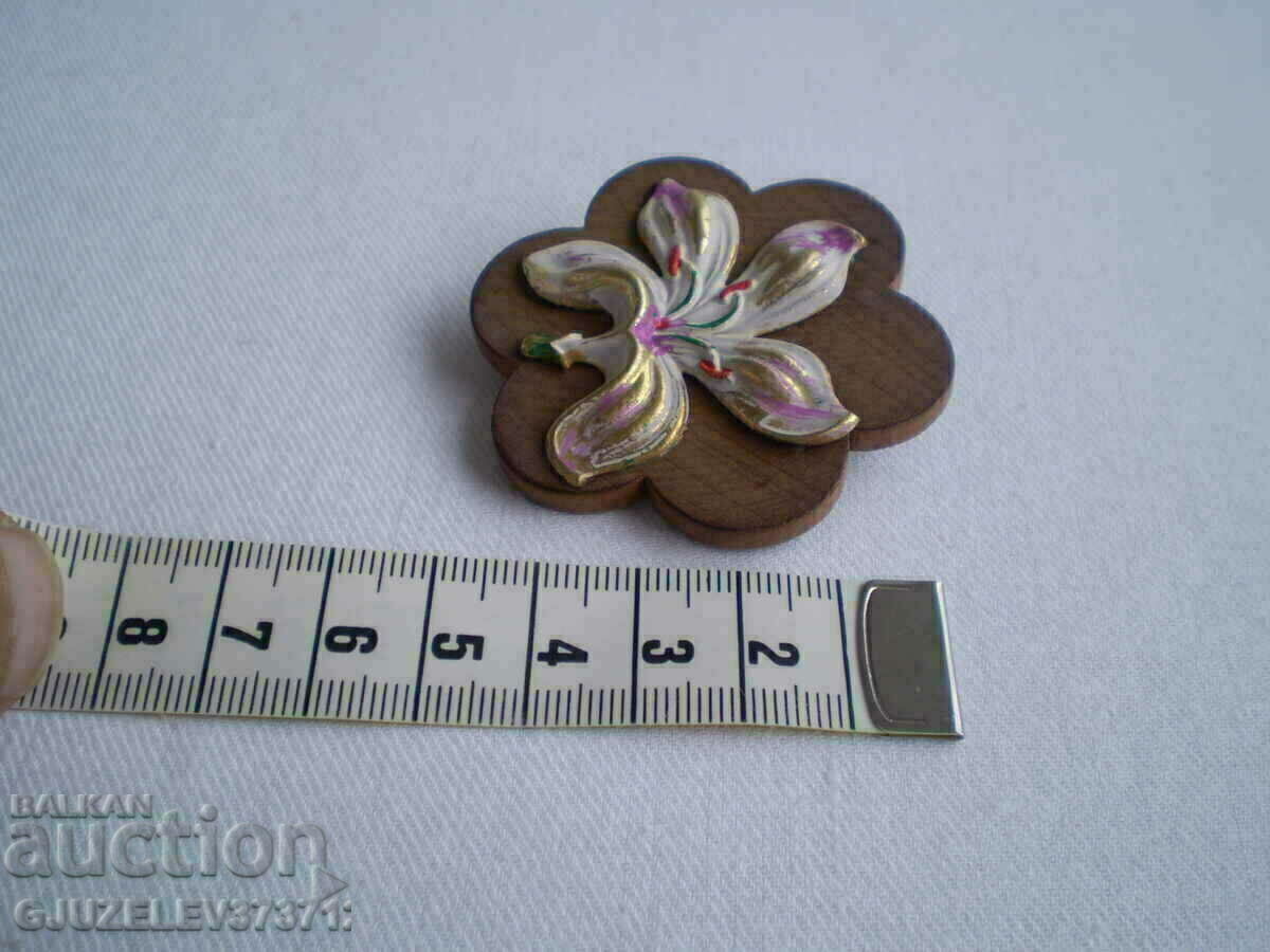 Women's Flower Brooch - 6 Women's Flower Brooch - 6