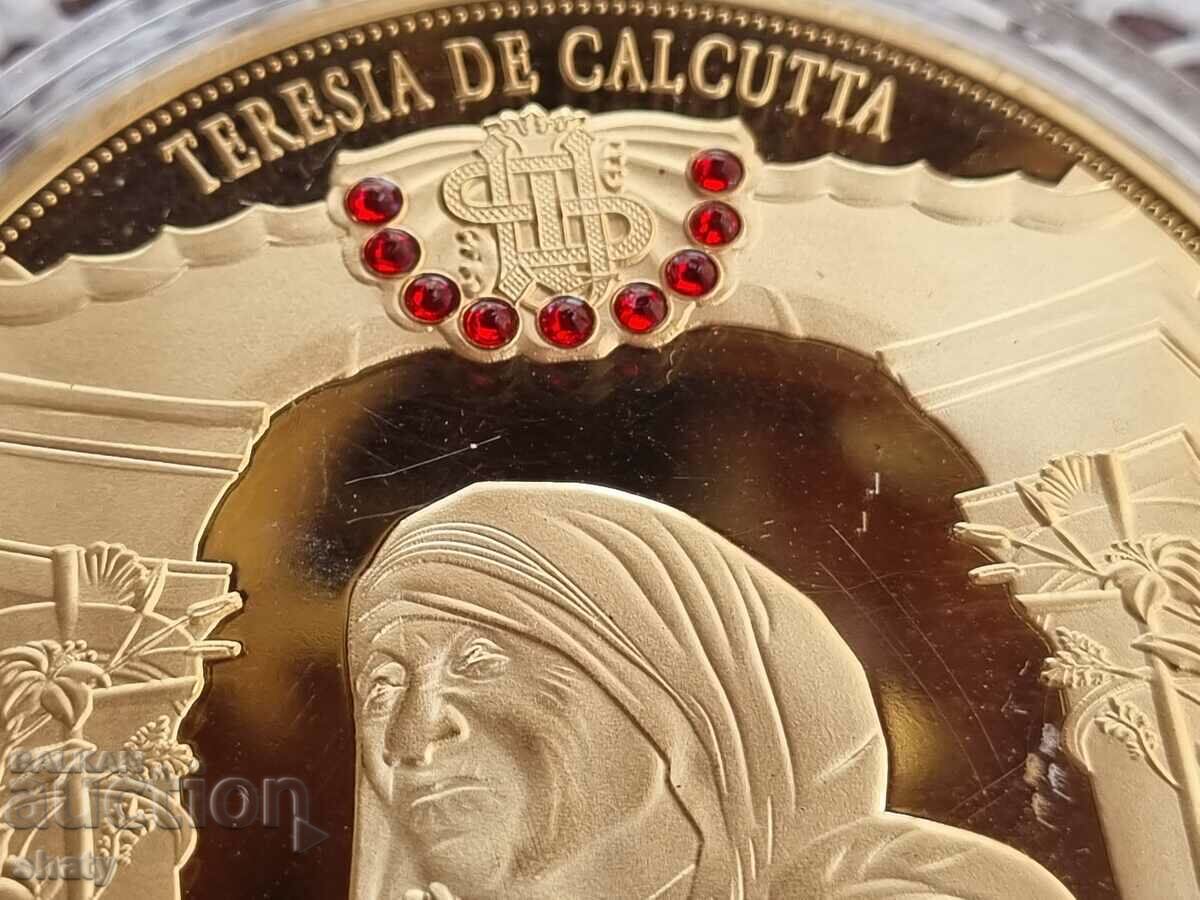 Παράδοση Μετάλλιο. Τιμητική πλαξ. Μητέρα Τερέζα