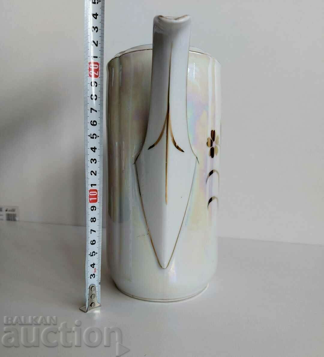 Licitație CURTEA CĂRBĂTORUL CU CAPAC DE CAFEA VECHI SĂNĂTOS DE PORCELAN Licitație CURTEA CĂRBĂTORUL CU CAPAC DE CAFEA VECHI SĂNĂTOS DE PORCELAN