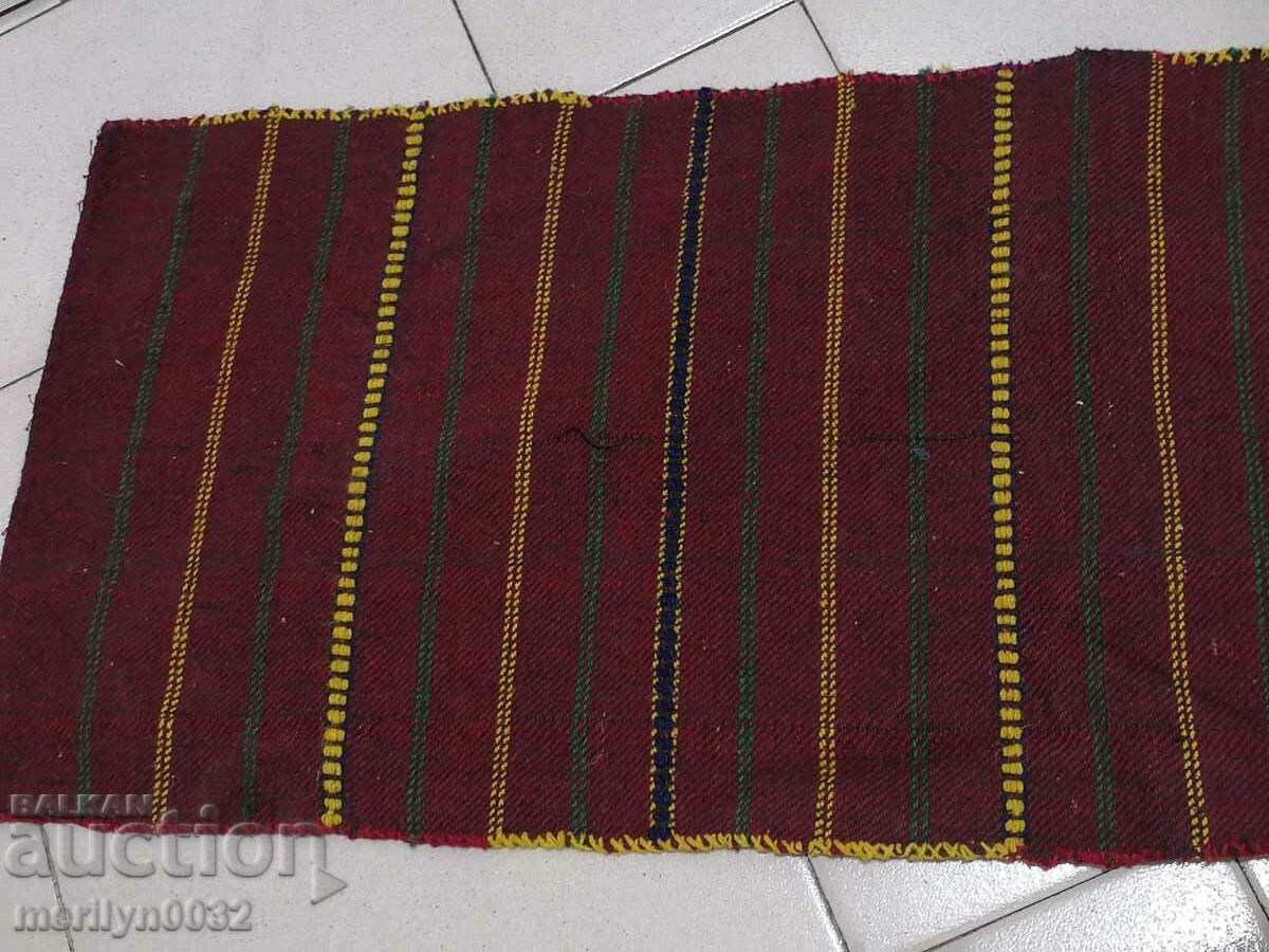 Auction  Hand-woven pillow case on a mattress