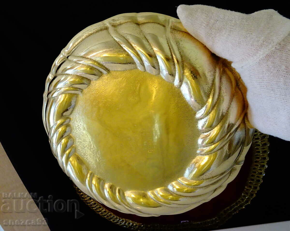 Solid bronze fruit bowl, serving dish, baking. with price 29.00 BGN | € 14.83 Solid bronze fruit bowl, serving dish, baking. with price 29.00 BGN | € 14.83