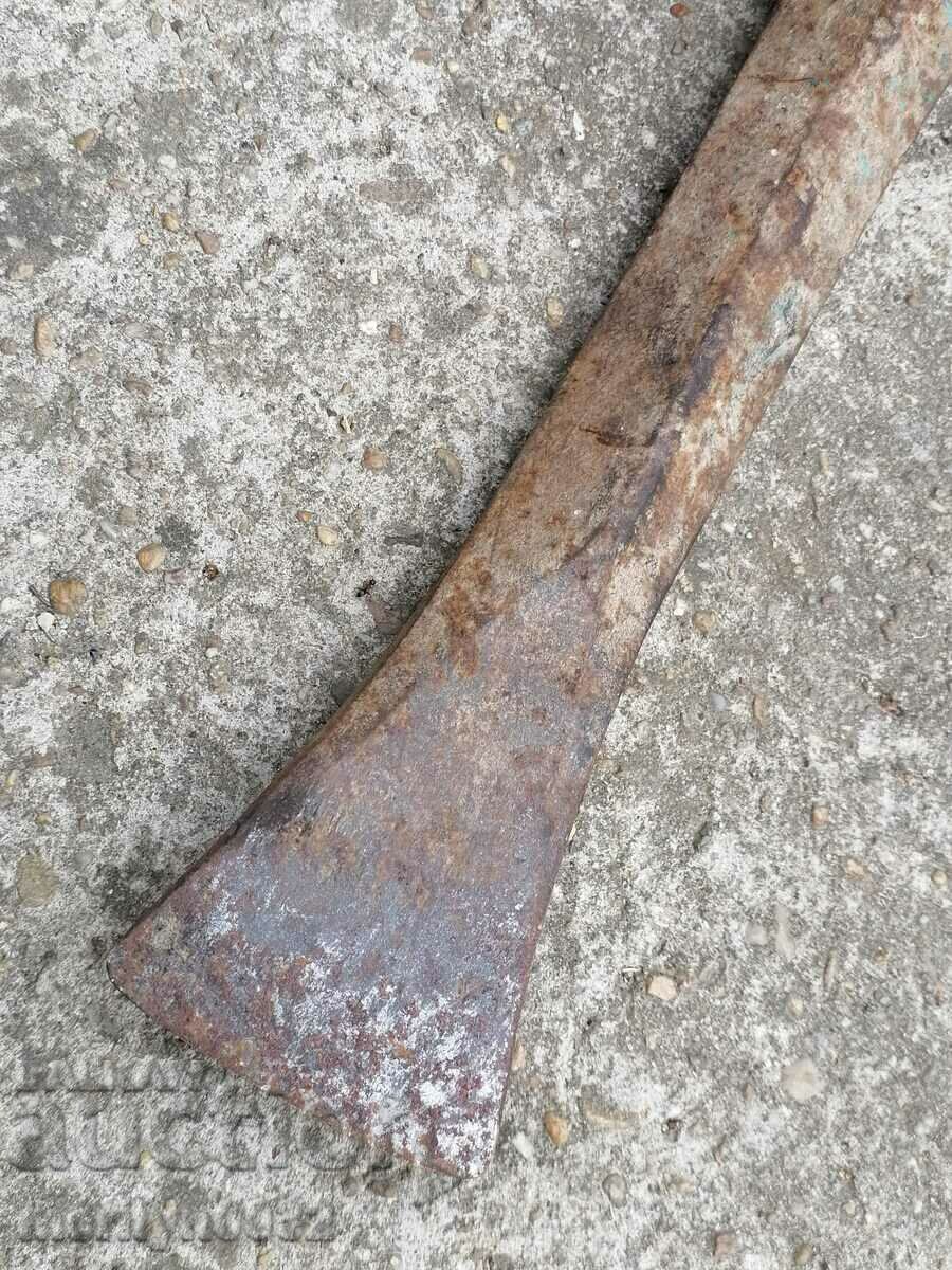 Delivery of Pick tool wrought iron primitive Delivery of Pick tool wrought iron primitive