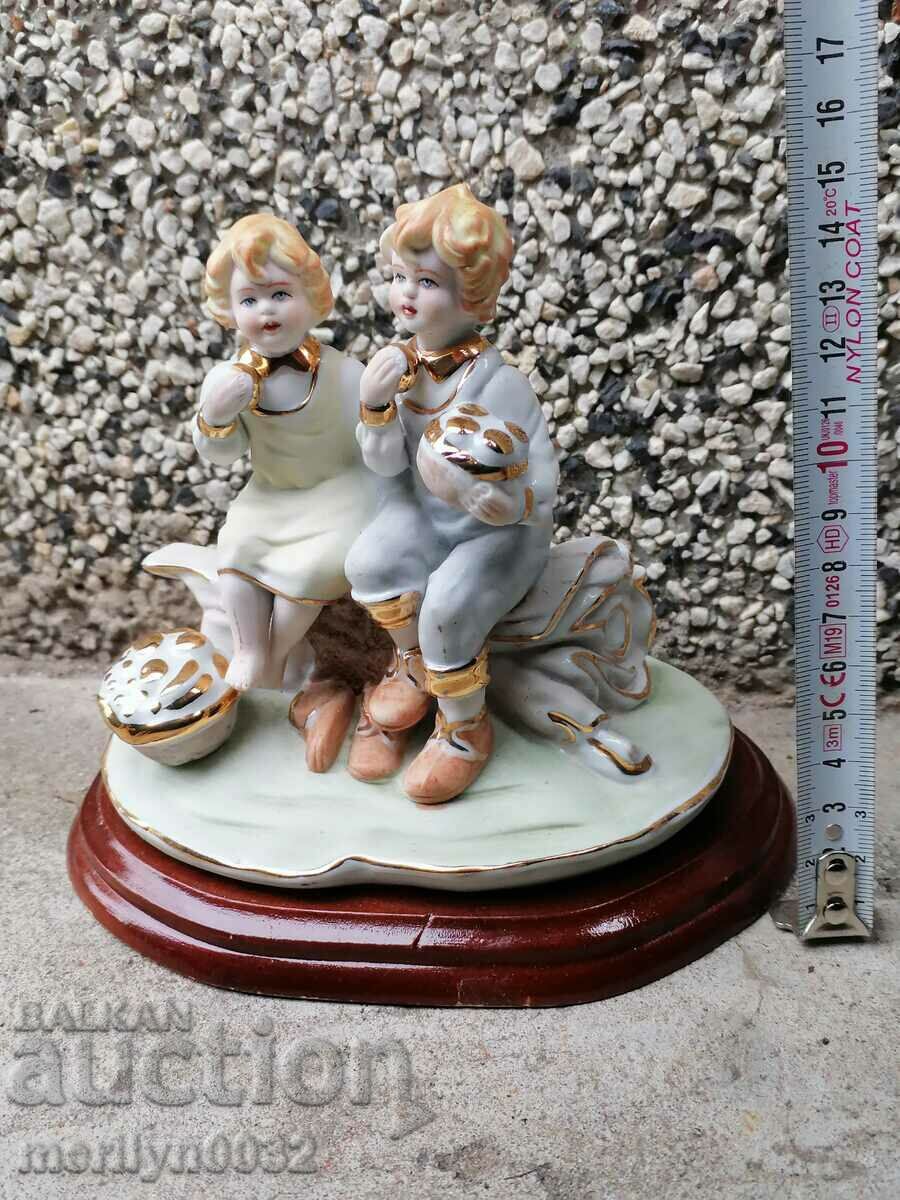 Auction Porcelain figures, figure, statuette, porcelain, plastic Auction Porcelain figures, figure, statuette, porcelain, plastic