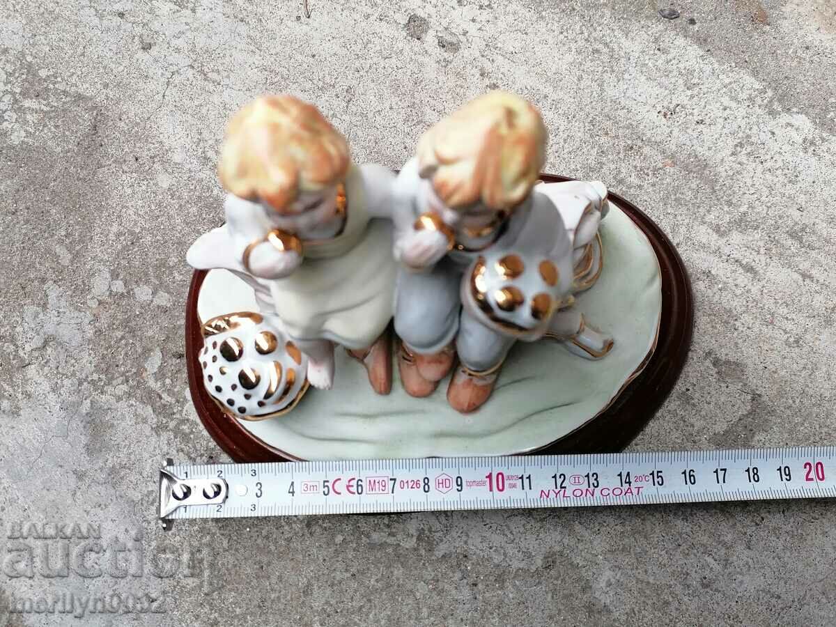 Delivery of Porcelain figures, figure, statuette, porcelain, plastic Delivery of Porcelain figures, figure, statuette, porcelain, plastic