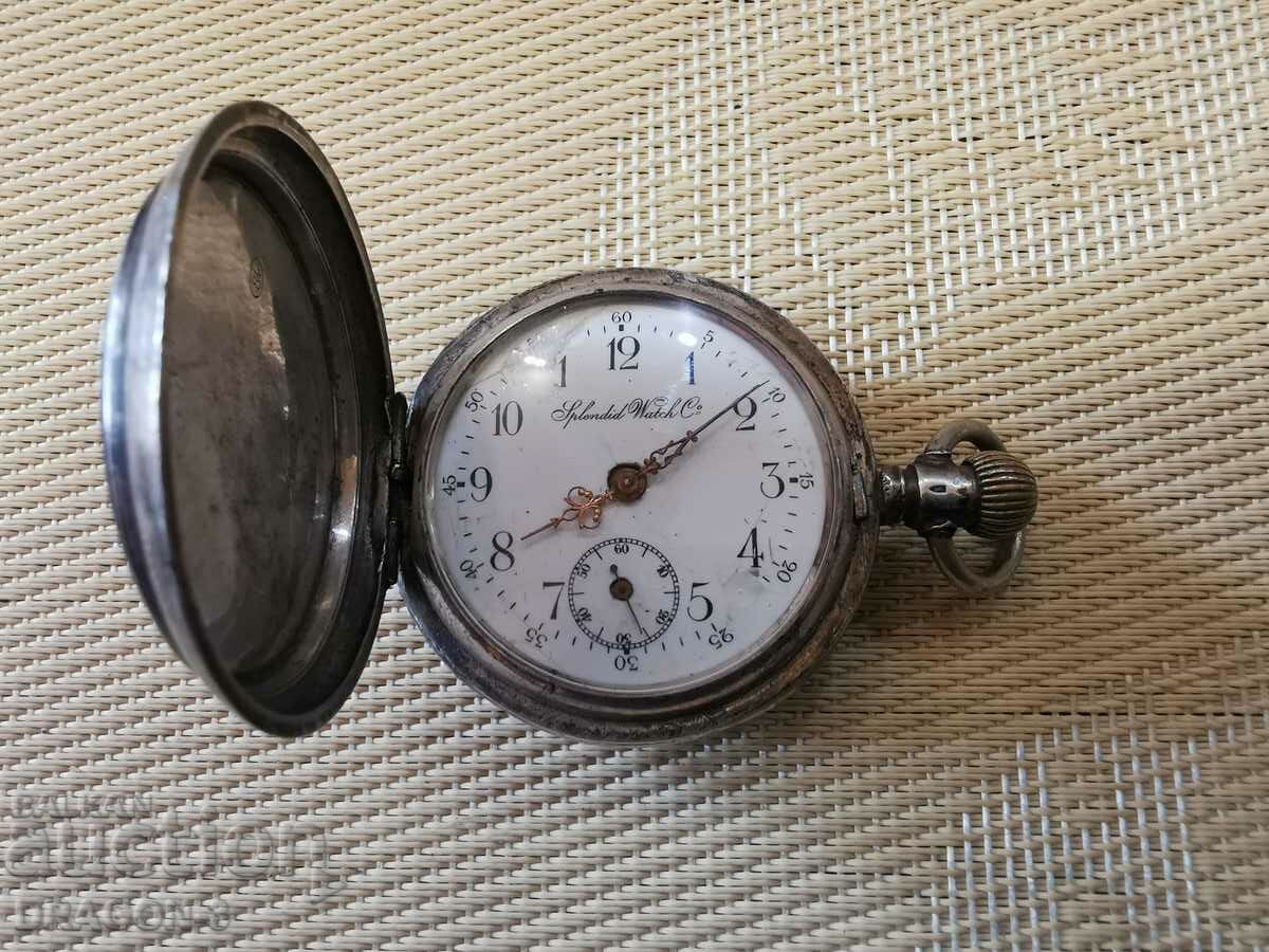 Старинен сребърен часовник