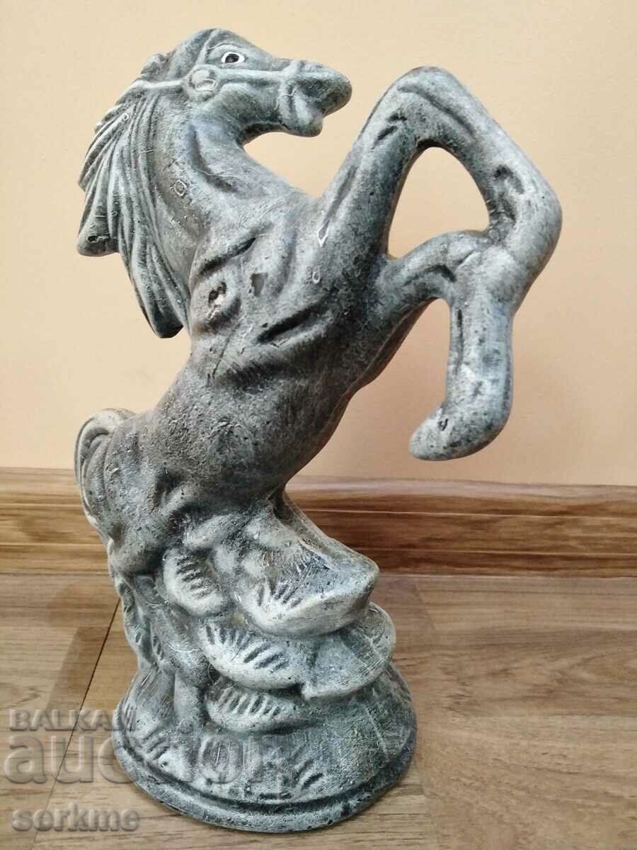 Delivery of Porcelain figure Delivery of Porcelain figure