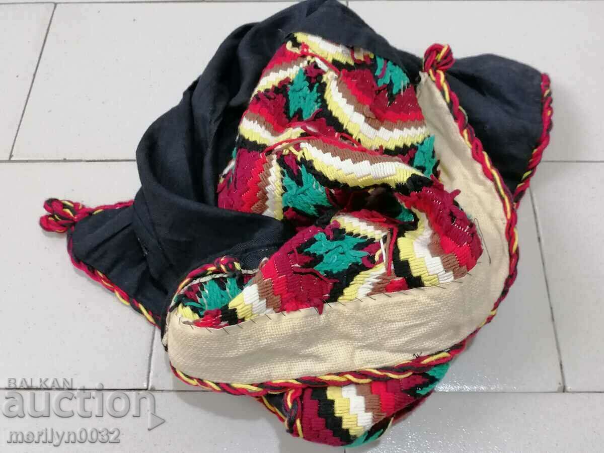 Delivery of Old woven pillow case Delivery of Old woven pillow case