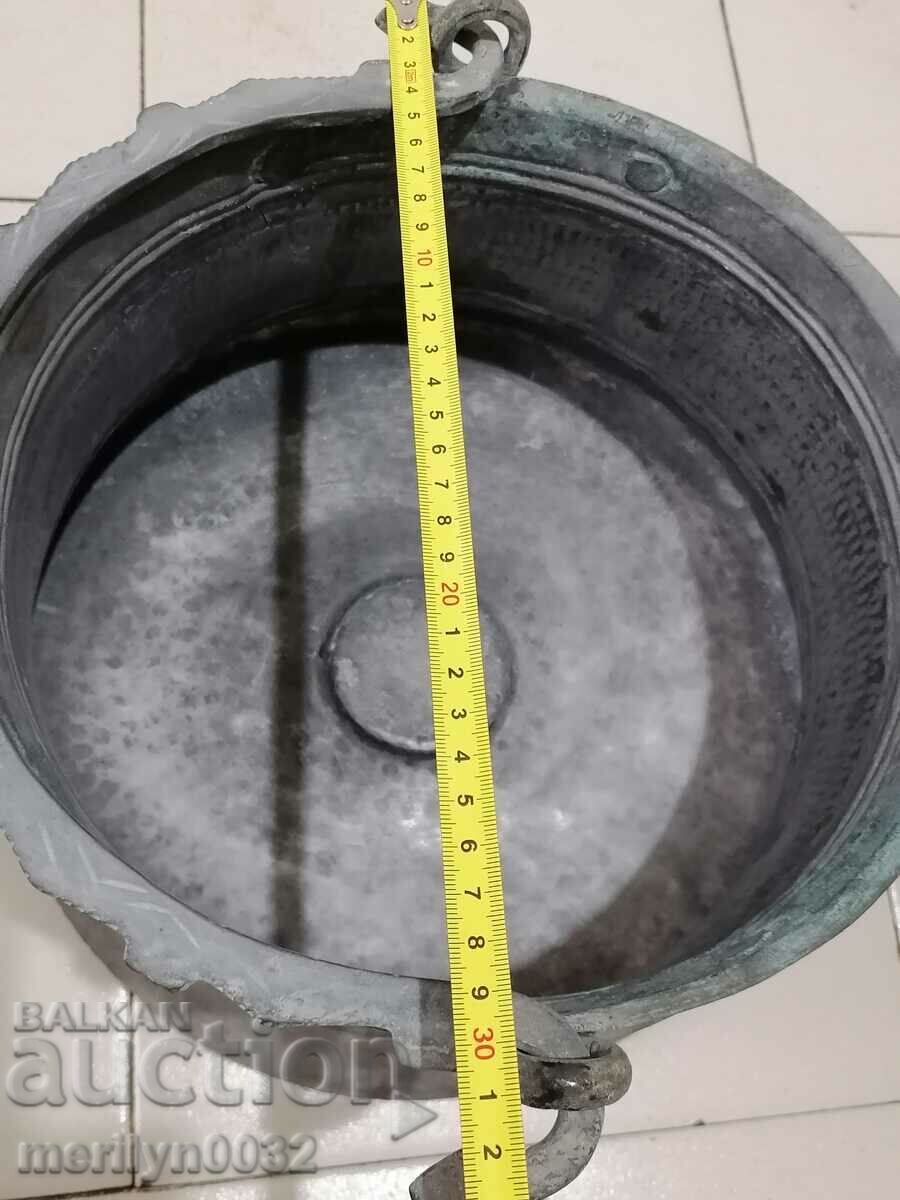 An old copper boiler, a pot, a malt, a baker - 5 An old copper boiler, a pot, a malt, a baker - 5