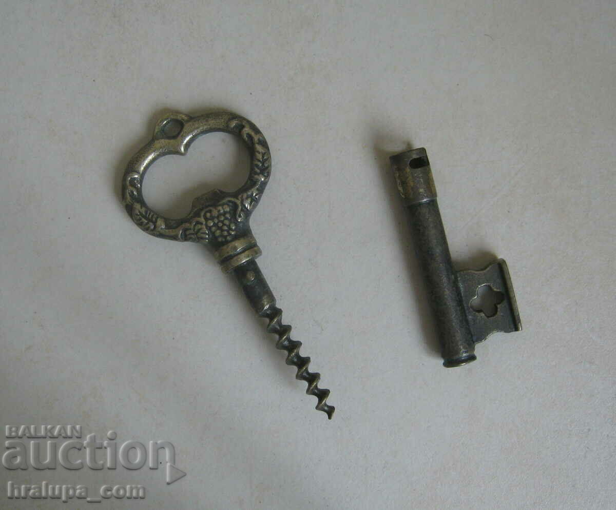 Old key corkscrew opener with price 20.00 BGN | € 10.23 Old key corkscrew opener with price 20.00 BGN | € 10.23