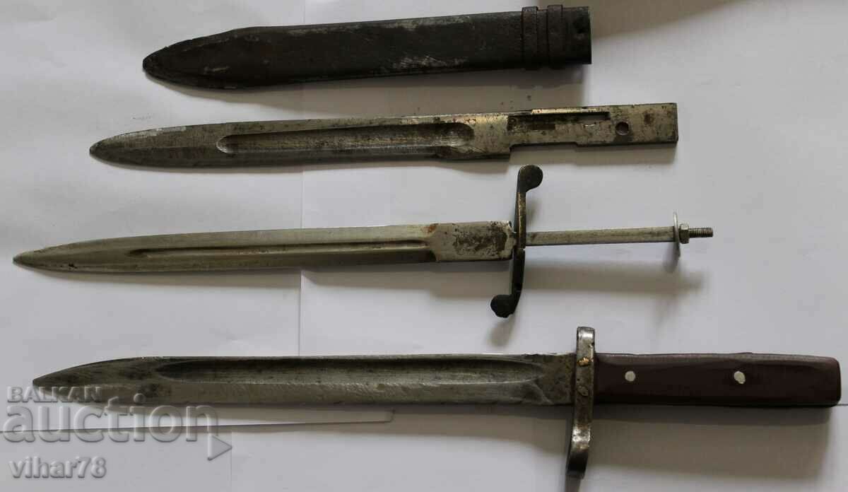 Auction LOT OF THREE BLADES Auction LOT OF THREE BLADES
