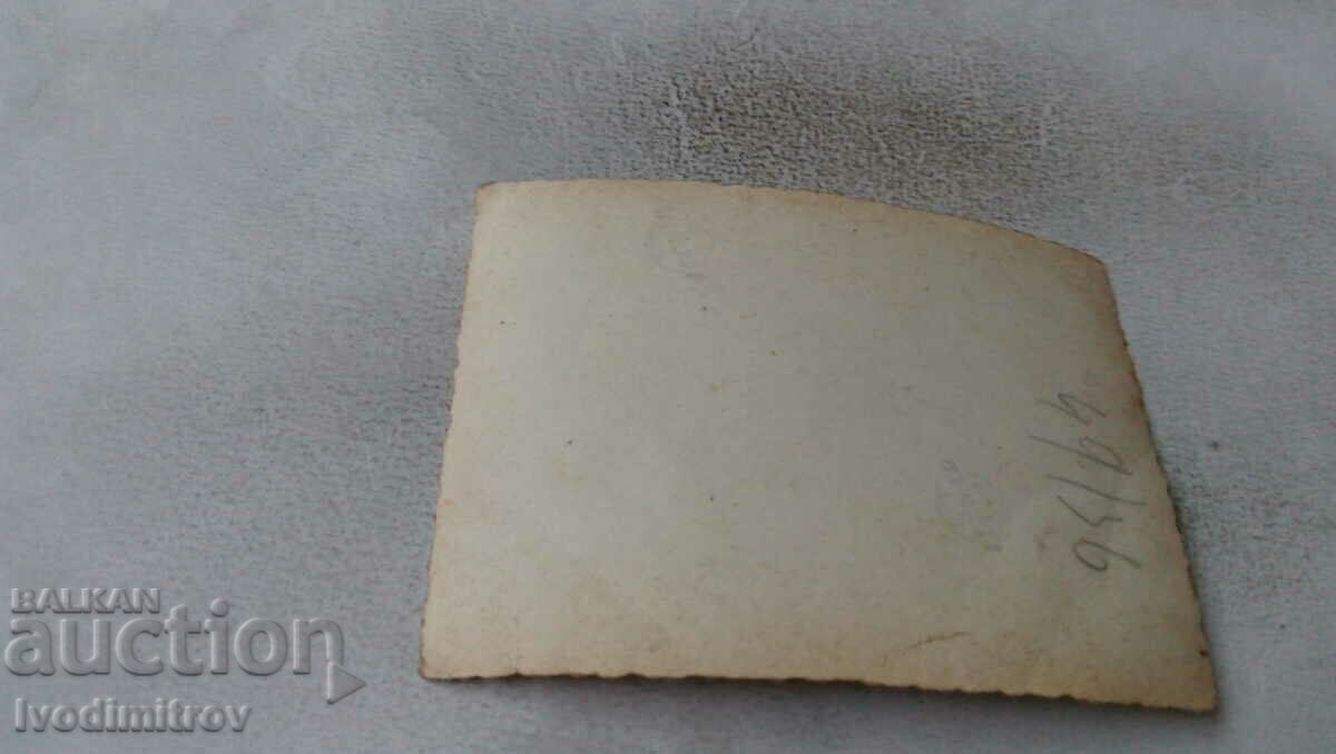 Foto Sofia Două femei la plimbare cu preț € 1.20 | 2.35 BGN