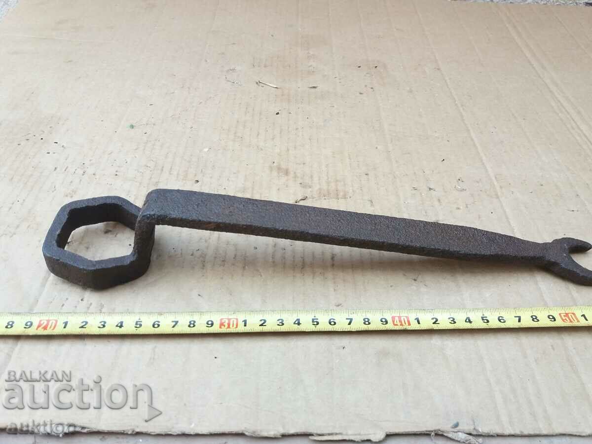FORGED TROLLEY WRENCH, WAGON TOOL with price 4.99 BGN | € 2.55 FORGED TROLLEY WRENCH, WAGON TOOL with price 4.99 BGN | € 2.55