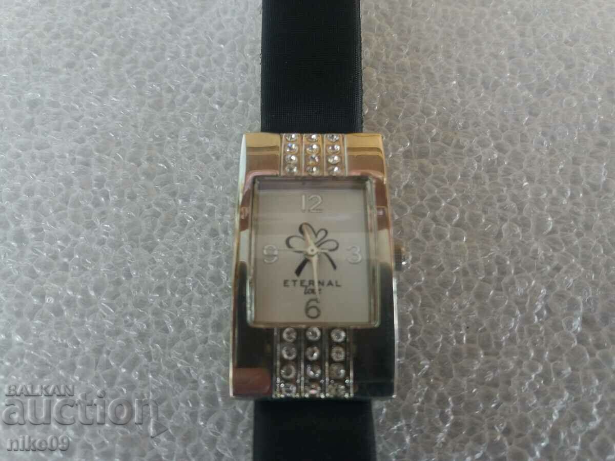 Γυναικείο ρολόι Eternal της AVON με στοιχεία Swarovski