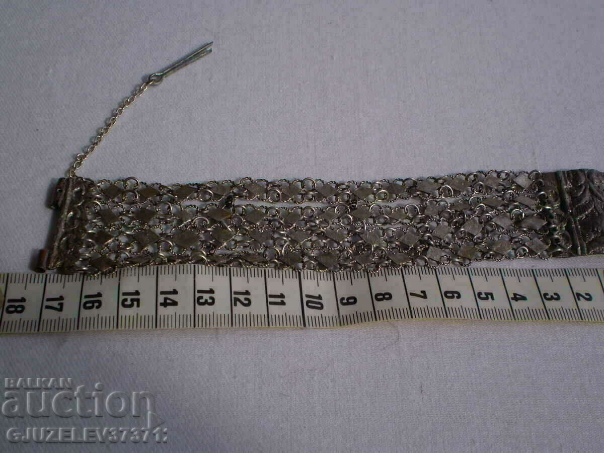 Delivery of Bulgarian Sachan Bracelet Vazrozhdenska